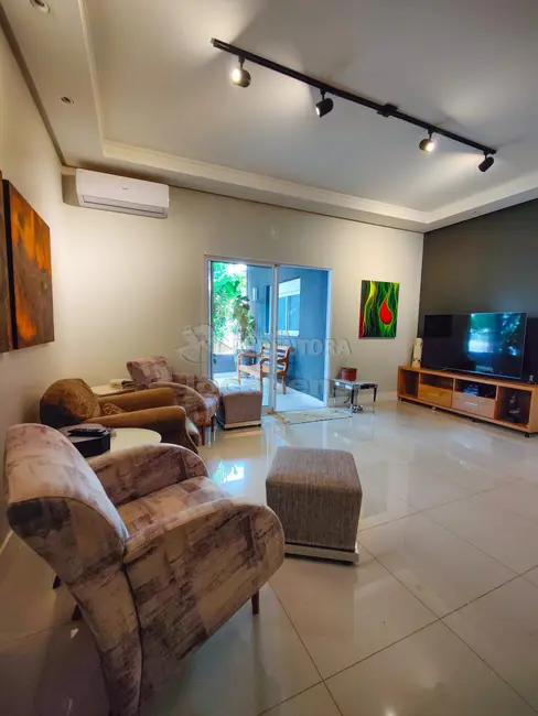 Foto 2 de Casa de Condomínio com 4 quartos para alugar, 350m2 em Sao Jose Do Rio Preto - SP