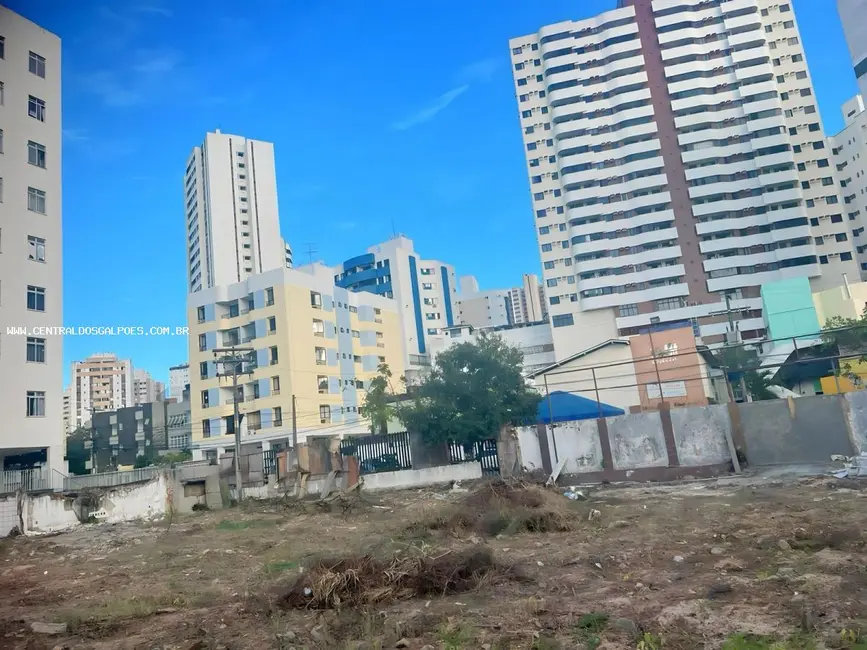 Foto 1 de Terreno / Lote à venda em Salvador - BA