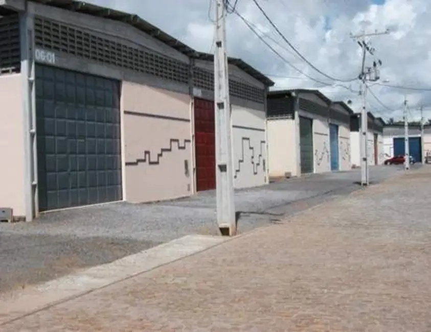 Armazém / Galpão para alugar, 240m2 em Lauro De Freitas - BA - imagem 8 Foto 8 de Armazém / Galpão para alugar, 240m2 em Lauro De Freitas - BA