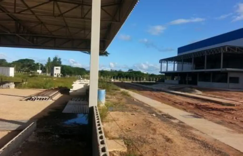 Foto 3 de Terreno / Lote à venda, 11000m2 em Camacari - BA