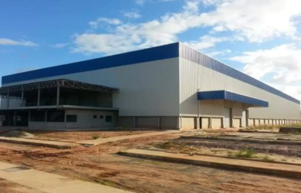 Foto 1 de Terreno / Lote à venda, 11000m2 em Camacari - BA