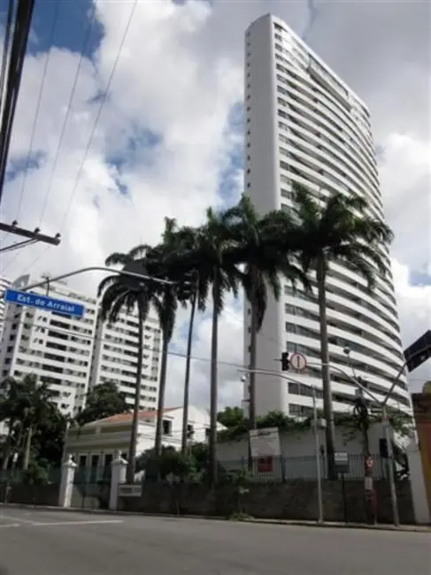 Foto 8 de Apartamento com 4 quartos à venda, 190m2 em Casa Forte, Recife - PE