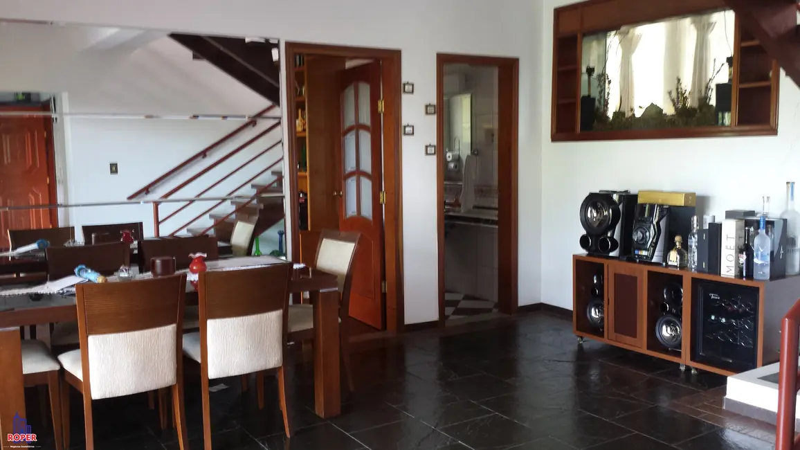 Foto 8 de Casa de Condomínio com 4 quartos à venda, 1260m2 em Caputera, Aruja - SP