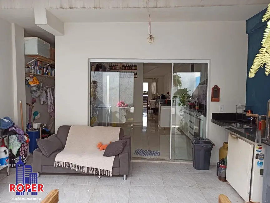 Casa com 3 quartos à venda, 120m2 em Jardim Santa Lúcia, Campinas - SP - imagem 3 Foto 3 de Casa com 3 quartos à venda, 120m2 em Jardim Santa Lúcia, Campinas - SP