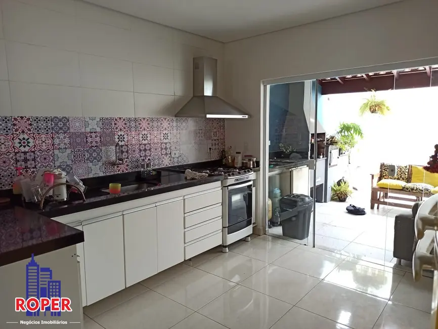 Casa com 3 quartos à venda, 120m2 em Jardim Santa Lúcia, Campinas - SP - imagem 4 Foto 4 de Casa com 3 quartos à venda, 120m2 em Jardim Santa Lúcia, Campinas - SP