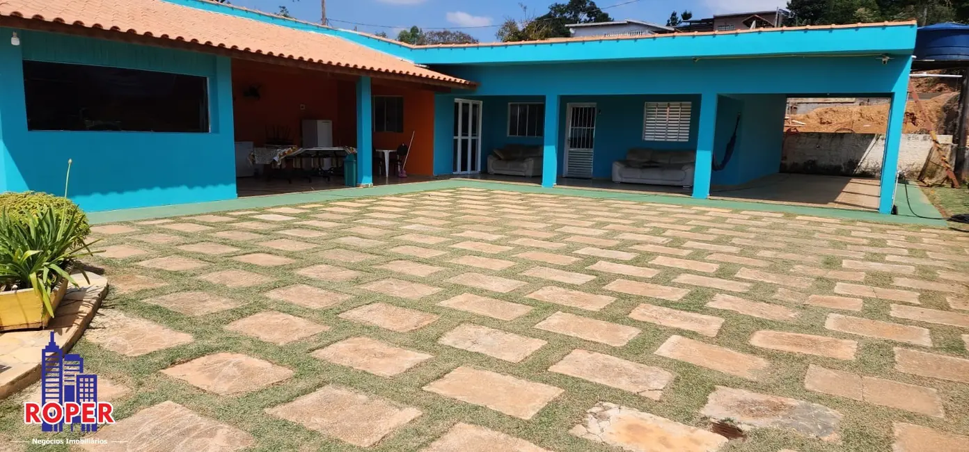 Chácara com 3 quartos à venda, 711m2 em Dona Catarina, Mairinque - SP - imagem 3 Foto 3 de Chácara com 3 quartos à venda, 711m2 em Dona Catarina, Mairinque - SP