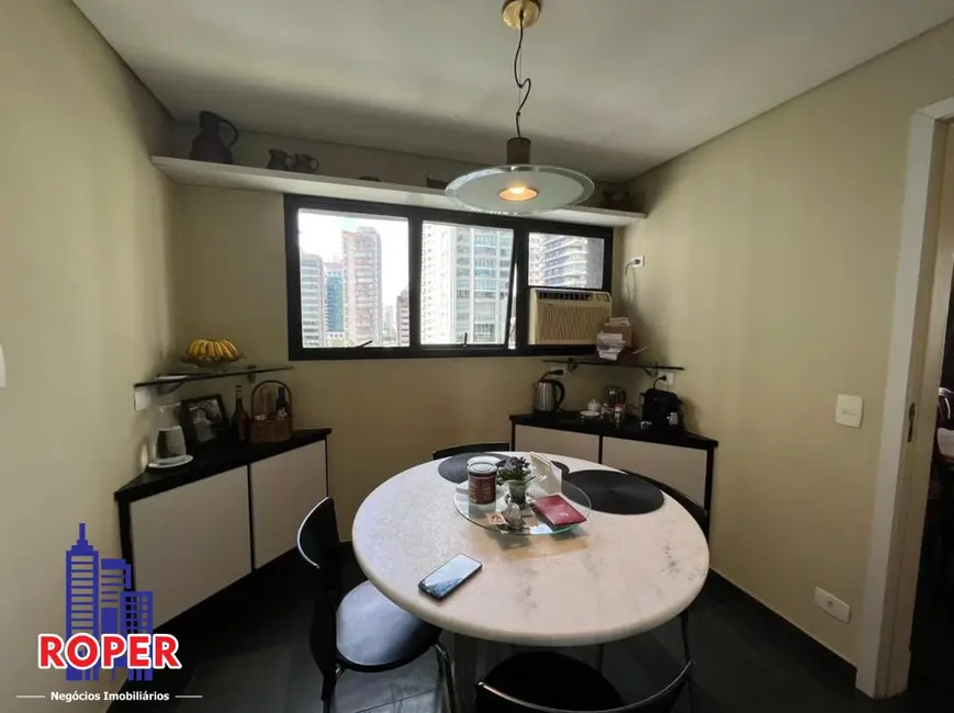 Foto 10 de Apartamento com 3 quartos à venda e para alugar, 220m2 em Itaim Bibi, São Paulo - SP