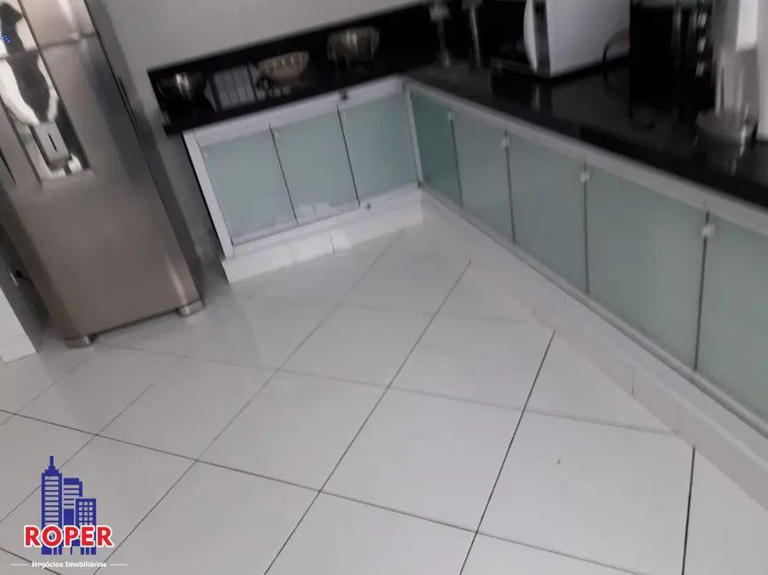 Casa com 3 quartos à venda, 230m2 em Chácara Seis de Outubro, São Paulo - SP - imagem 5 Foto 5 de Casa com 3 quartos à venda, 230m2 em Chácara Seis de Outubro, São Paulo - SP