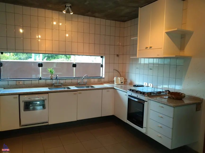 Casa de Condomínio com 3 quartos à venda, 1000m2 em Arujázinho IV, Aruja - SP - imagem 9 Foto 9 de Casa de Condomínio com 3 quartos à venda, 1000m2 em Arujázinho IV, Aruja - SP