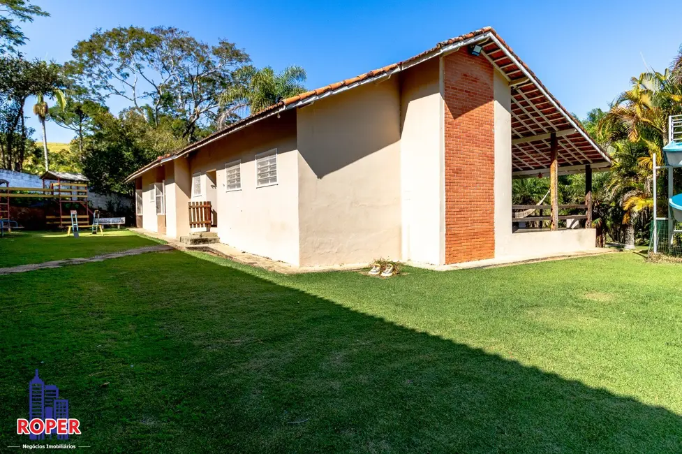 Chácara com 9 quartos à venda, 17000m2 em Guararema - SP - imagem 2 Foto 2 de Chácara com 9 quartos à venda, 17000m2 em Guararema - SP