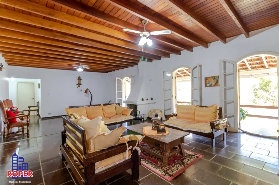 Chácara com 9 quartos à venda, 17000m2 em Guararema - SP - imagem 9 Foto 9 de Chácara com 9 quartos à venda, 17000m2 em Guararema - SP