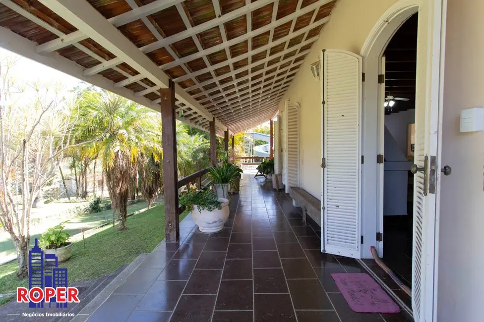 Chácara com 9 quartos à venda, 17000m2 em Guararema - SP - imagem 3 Foto 3 de Chácara com 9 quartos à venda, 17000m2 em Guararema - SP