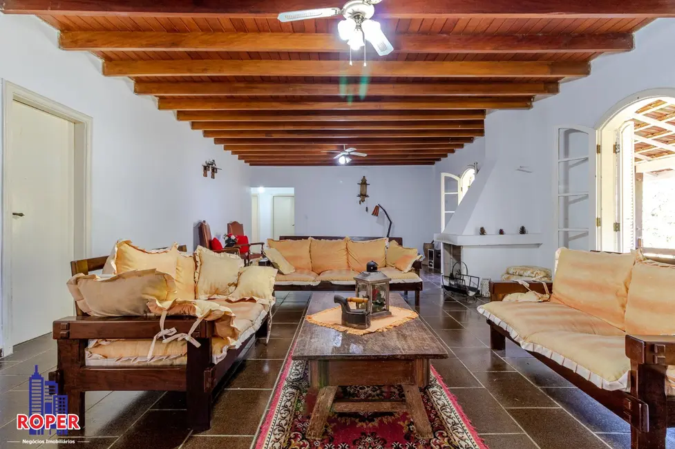 Chácara com 9 quartos à venda, 17000m2 em Guararema - SP - imagem 8 Foto 8 de Chácara com 9 quartos à venda, 17000m2 em Guararema - SP