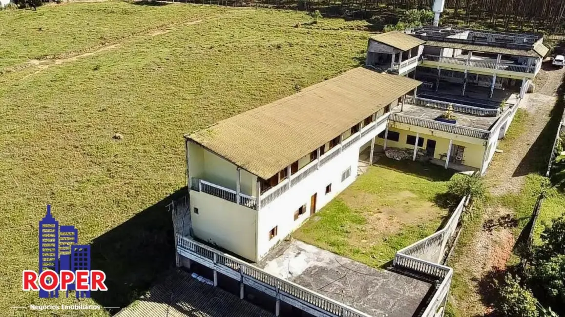 Chácara com 16 quartos à venda, 4000m2 em Guararema - SP - imagem 4 Foto 4 de Chácara com 16 quartos à venda, 4000m2 em Guararema - SP