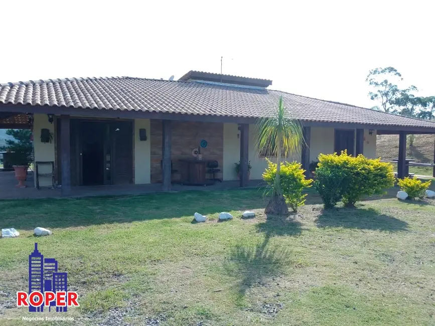 Chácara com 2 quartos à venda, 6950m2 em Sao Roque - SP - imagem 2 Foto 2 de Chácara com 2 quartos à venda, 6950m2 em Sao Roque - SP