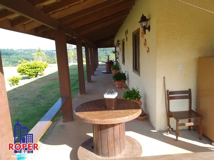 Chácara com 2 quartos à venda, 6950m2 em Sao Roque - SP - imagem 8 Foto 8 de Chácara com 2 quartos à venda, 6950m2 em Sao Roque - SP