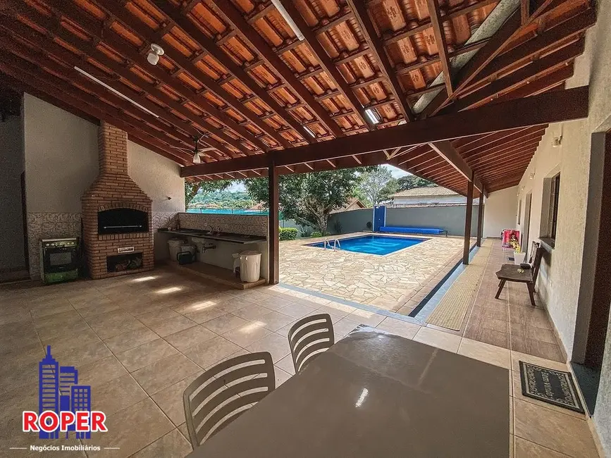 Chácara com 4 quartos à venda, 800m2 em Piracaia - SP - imagem 8 Foto 8 de Chácara com 4 quartos à venda, 800m2 em Piracaia - SP