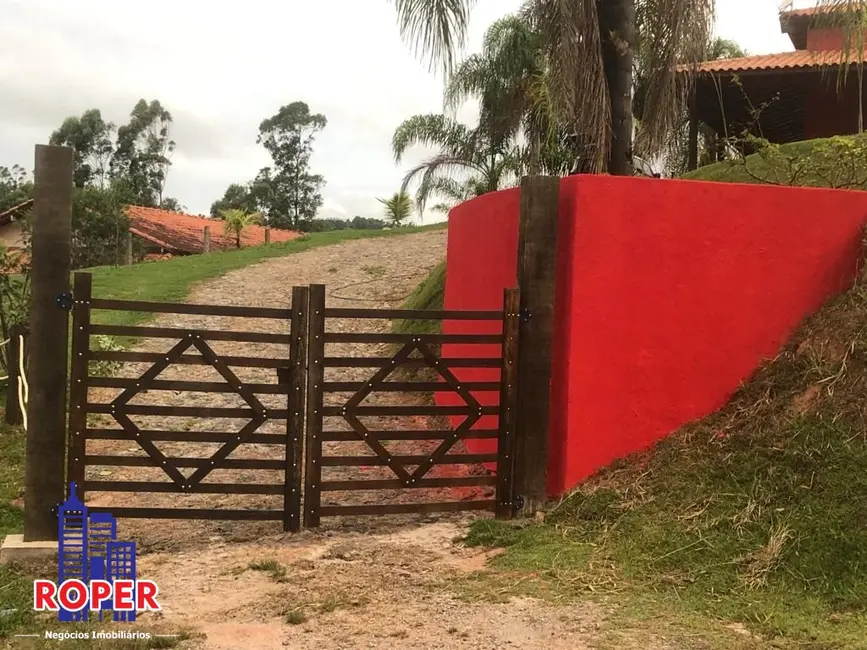 Foto 3 de Chácara com 3 quartos à venda, 2500m2 em Guararema - SP