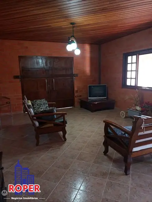 Foto 6 de Chácara com 2 quartos à venda e para alugar, 2530m2 em Santa Isabel - SP