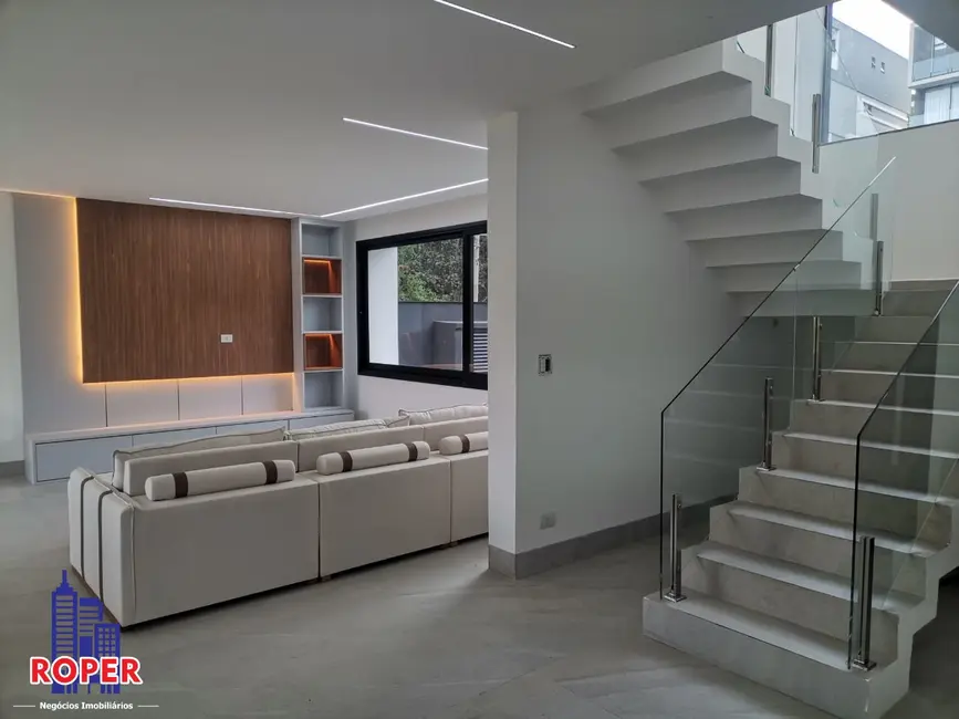 Casa de Condomínio com 5 quartos à venda, 280m2 em Residencial Real Park, Aruja - SP - imagem 9 Foto 9 de Casa de Condomínio com 5 quartos à venda, 280m2 em Residencial Real Park, Aruja - SP