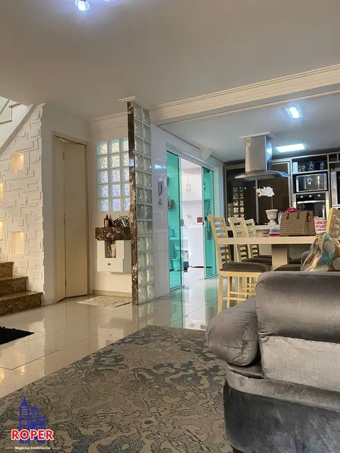 Foto 3 de Casa de Condomínio com 3 quartos à venda, 189m2 em Vila Bertioga, São Paulo - SP