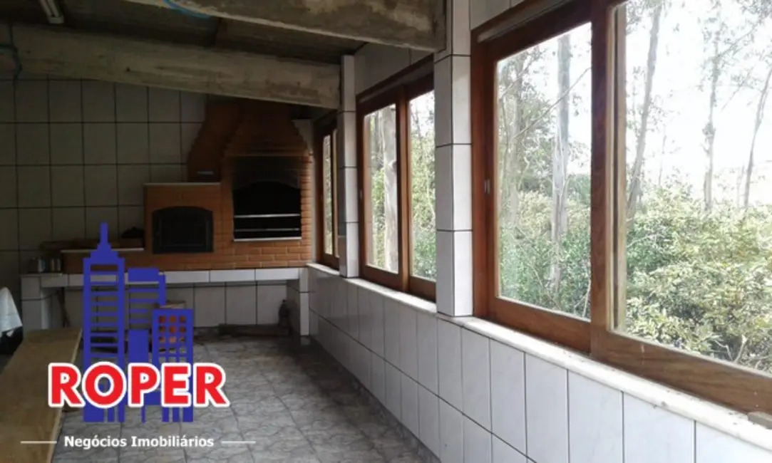 Chácara com 3 quartos à venda, 1000m2 em Santa Isabel - SP - imagem 3 Foto 3 de Chácara com 3 quartos à venda, 1000m2 em Santa Isabel - SP