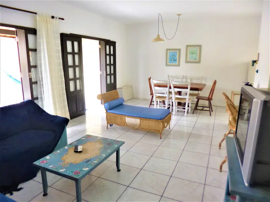 Casa com 2 quartos à venda, 130m2 em Centro, Bombinhas - SC - imagem 5 Foto 5 de Casa com 2 quartos à venda, 130m2 em Centro, Bombinhas - SC