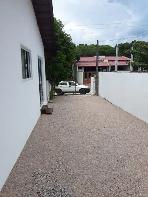 Foto 2 de Casa com 1 quarto à venda, 75m2 em Bombinhas - SC