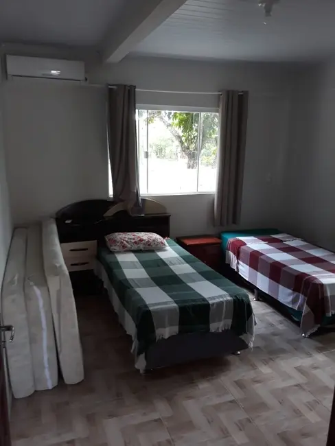 Casa com 1 quarto à venda, 75m2 em Bombinhas - SC - imagem 4 Foto 4 de Casa com 1 quarto à venda, 75m2 em Bombinhas - SC