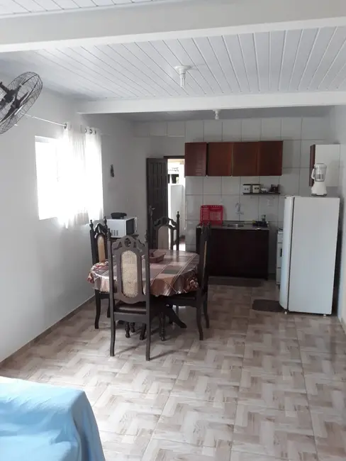 Casa com 1 quarto à venda, 75m2 em Bombinhas - SC - imagem 8 Foto 8 de Casa com 1 quarto à venda, 75m2 em Bombinhas - SC