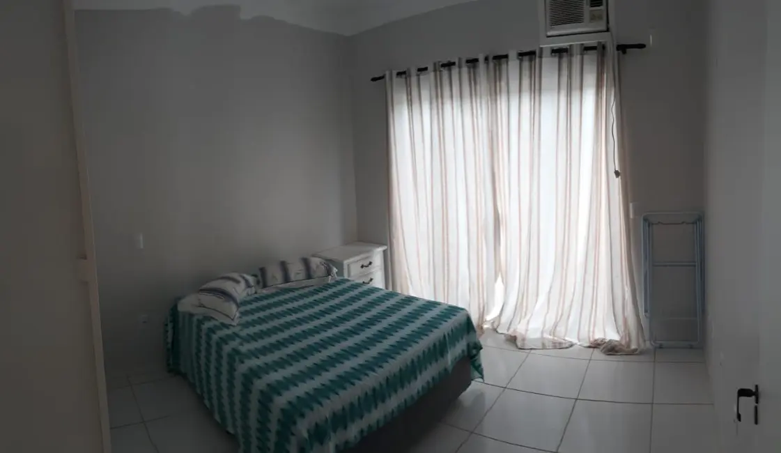 Casa com 1 quarto à venda, 75m2 em Bombinhas - SC - imagem 8 Foto 8 de Casa com 1 quarto à venda, 75m2 em Bombinhas - SC