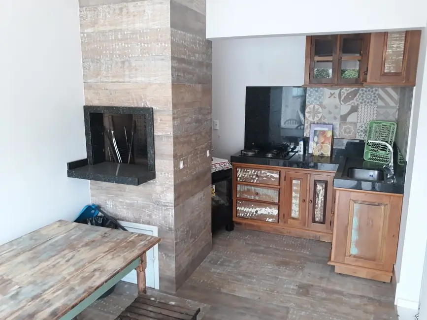 Casa com 1 quarto à venda, 75m2 em Bombinhas - SC - imagem 3 Foto 3 de Casa com 1 quarto à venda, 75m2 em Bombinhas - SC