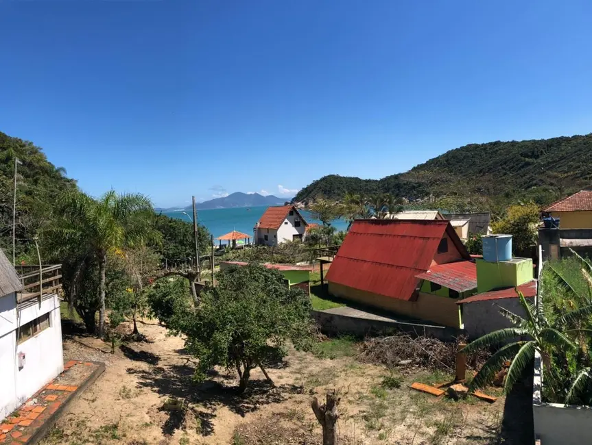 Casa com 3 quartos à venda, 100m2 em Bombinhas - SC - imagem 6 Foto 6 de Casa com 3 quartos à venda, 100m2 em Bombinhas - SC