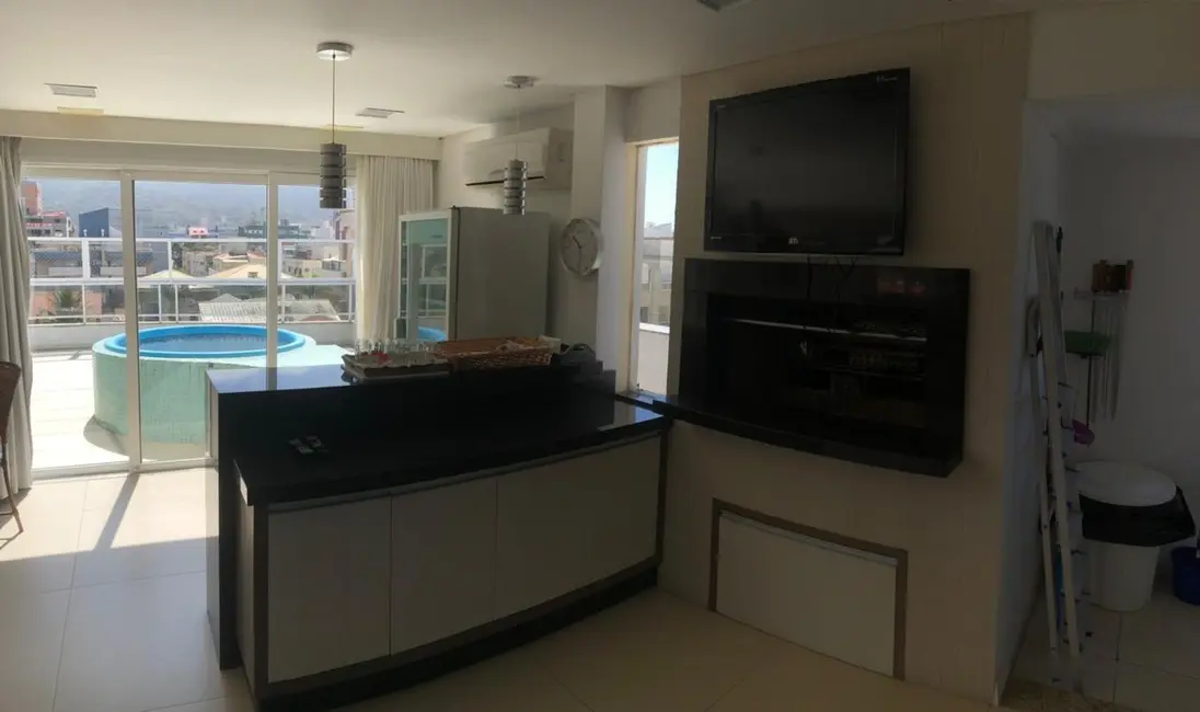 Foto 8 de Apartamento com 2 quartos à venda, 237m2 em Bombinhas - SC