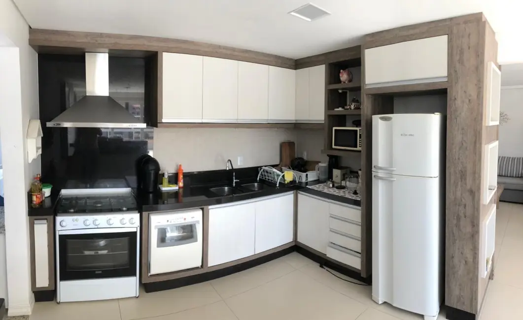 Foto 7 de Apartamento com 2 quartos à venda, 237m2 em Bombinhas - SC