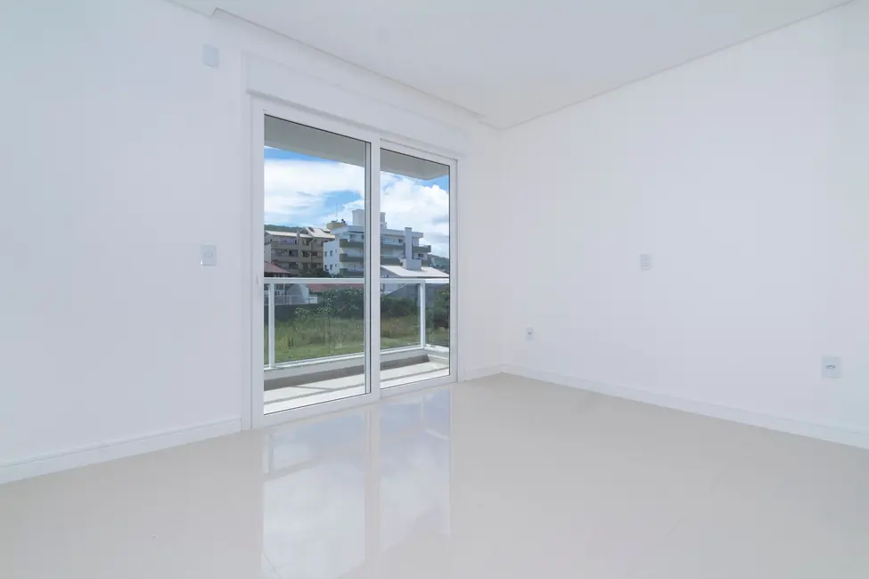 Foto 7 de Sala Comercial com 3 quartos à venda, 213m2 em Bombinhas - SC