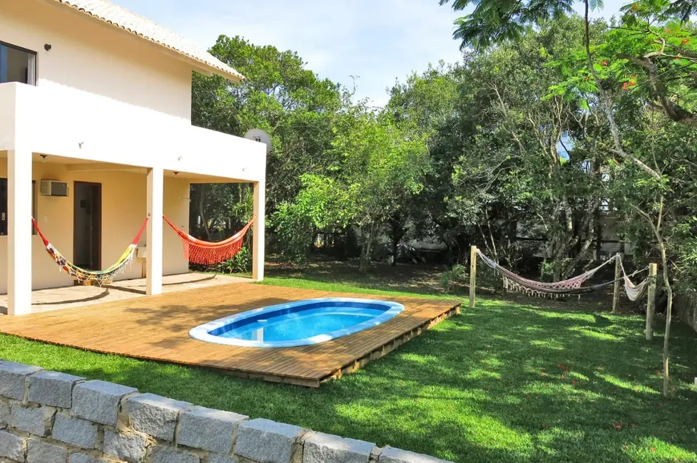 Foto 2 de Casa com 1 quarto à venda, 90m2 em Bombinhas - SC