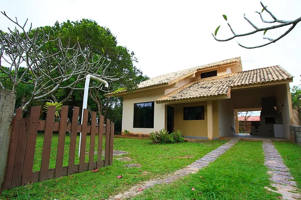 Foto 1 de Casa com 1 quarto à venda, 90m2 em Bombinhas - SC