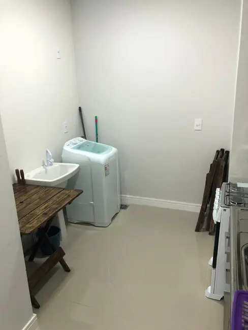 Foto 8 de Apartamento com 2 quartos à venda, 90m2 em Bombinhas - SC
