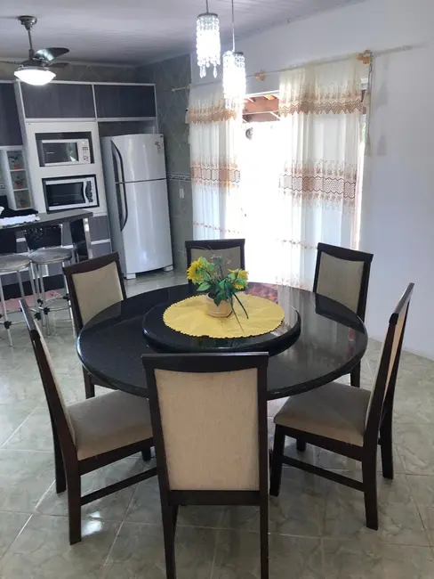 Casa com 4 quartos à venda, 120m2 em Bombinhas - SC - imagem 7 Foto 7 de Casa com 4 quartos à venda, 120m2 em Bombinhas - SC