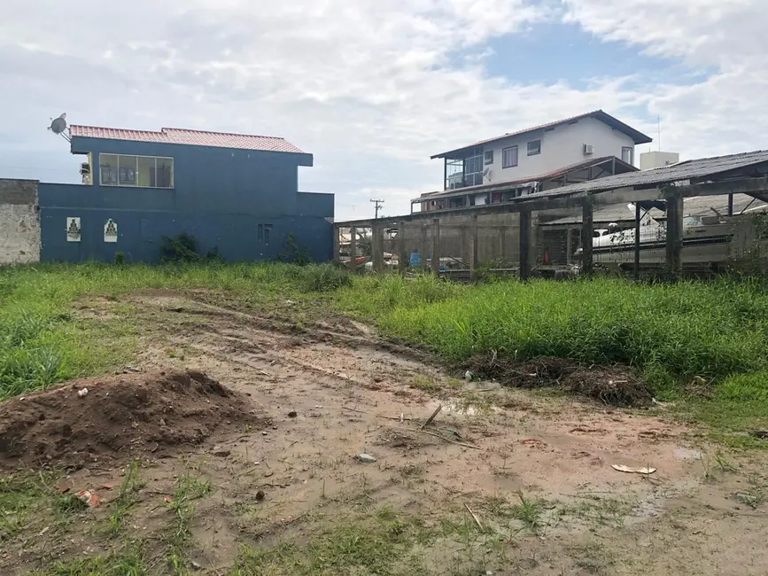 Foto 1 de Terreno / Lote à venda, 325m2 em Bombinhas - SC