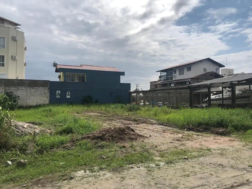 Foto 2 de Terreno / Lote à venda, 325m2 em Bombinhas - SC