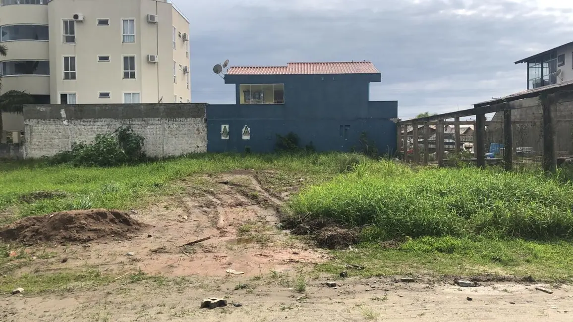 Foto 3 de Terreno / Lote à venda, 325m2 em Bombinhas - SC