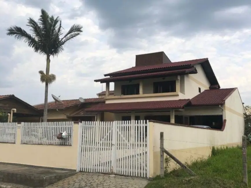 Foto 1 de Sala Comercial com 4 quartos à venda, 150m2 em Bombinhas - SC