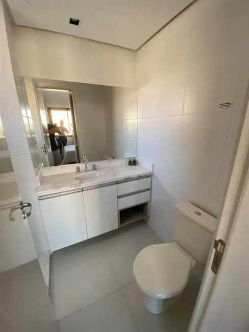 Apartamento com 2 quartos à venda, 59m2 em Higienópolis, Porto Alegre - RS - imagem 9 Foto 9 de Apartamento com 2 quartos à venda, 59m2 em Higienópolis, Porto Alegre - RS