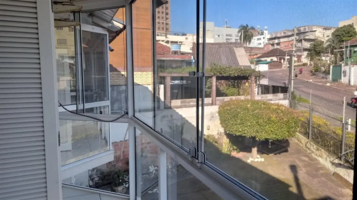 Casa com 5 quartos à venda, 300m2 em Vila Jardim, Porto Alegre - RS - imagem 5 Foto 5 de Casa com 5 quartos à venda, 300m2 em Vila Jardim, Porto Alegre - RS