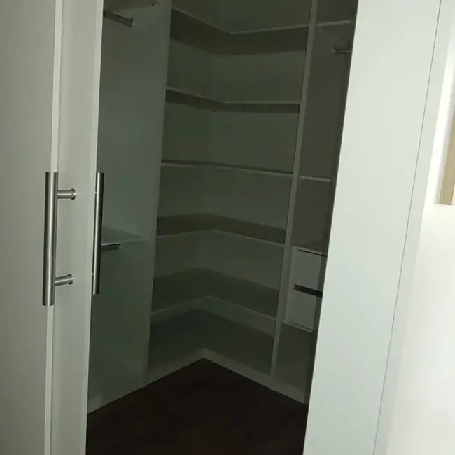 Apartamento com 1 quarto à venda, 53m2 em Vila Ipiranga, Porto Alegre - RS - imagem 8 Foto 8 de Apartamento com 1 quarto à venda, 53m2 em Vila Ipiranga, Porto Alegre - RS