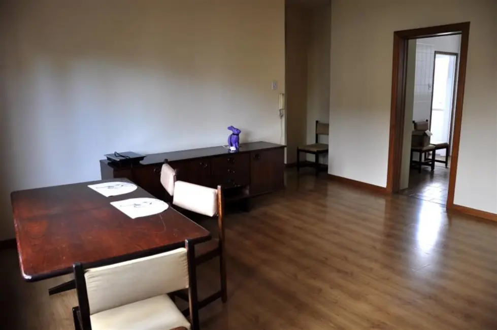 Apartamento com 3 quartos à venda, 105m2 em Santa Cecília, Porto Alegre - RS - imagem 8 Foto 8 de Apartamento com 3 quartos à venda, 105m2 em Santa Cecília, Porto Alegre - RS