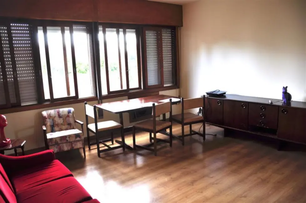 Apartamento com 3 quartos à venda, 105m2 em Santa Cecília, Porto Alegre - RS - imagem 4 Foto 4 de Apartamento com 3 quartos à venda, 105m2 em Santa Cecília, Porto Alegre - RS