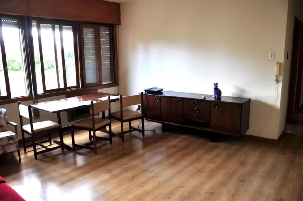 Apartamento com 3 quartos à venda, 105m2 em Santa Cecília, Porto Alegre - RS - imagem 3 Foto 3 de Apartamento com 3 quartos à venda, 105m2 em Santa Cecília, Porto Alegre - RS